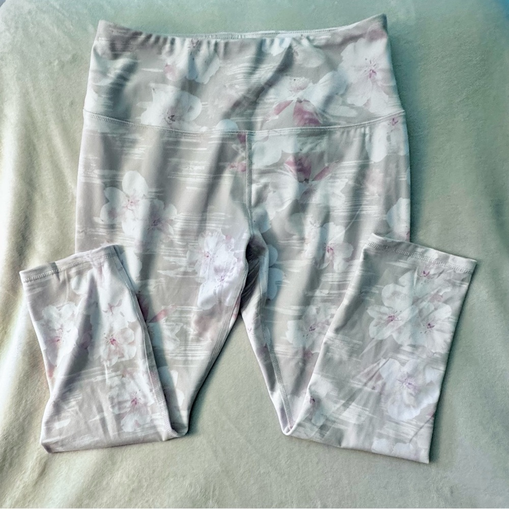 RBX Activewear Crop Leggings Women’s Large Grey & Pink Floral Print